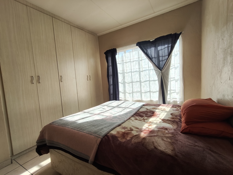 2 Bedroom Property for Sale in Waterval East North West